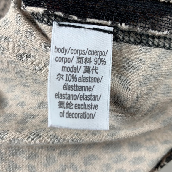 Animal Print Victoria Secret Sleep wear medium - Picture 5 of 7